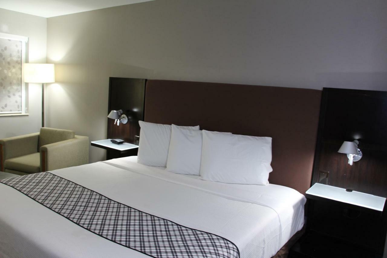 Westbridge Inn & Suites Карроллтон Екстер'єр фото